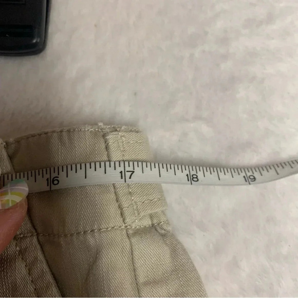 Dockers khaki shorts size 12 very little stretch 5 inch length - Picture 4 of 9